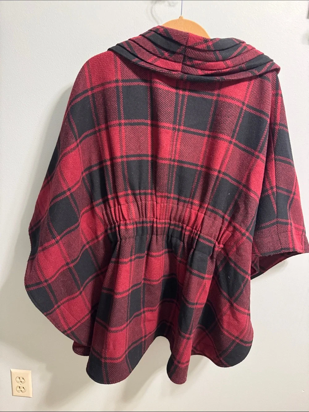 Jolt Red & Black Plaid Cape L